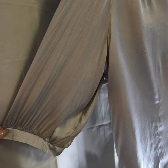 Dialouge Silk Blouse 2X ✨ Silver Gray Satin Button Front Flowy Minimalist Top - Picture 6 of 16